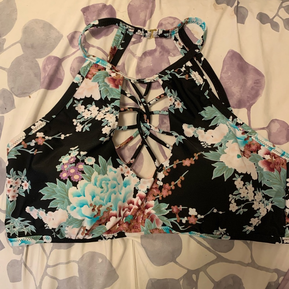 Plus size floral swim top